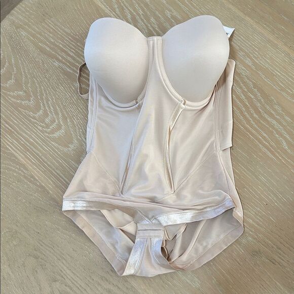 Maidenform Tummy Control Shapewear Bodysuit Built-In Underwire Bra, 36DD, NWT - Picture 4 of 11